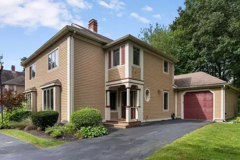 16 Stoneledge Dr #16, Portland, ME 04102