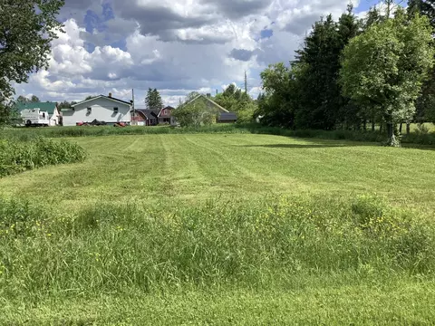 25 Sutherland St, Portage Lake, ME 04768