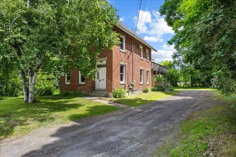 987 Main St, Vassalboro, ME 04989
