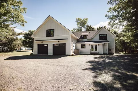 36 Pleasant St, Rangeley, ME 04970