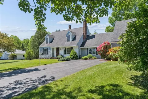 17 Savage Rd, Searsport, ME 04974