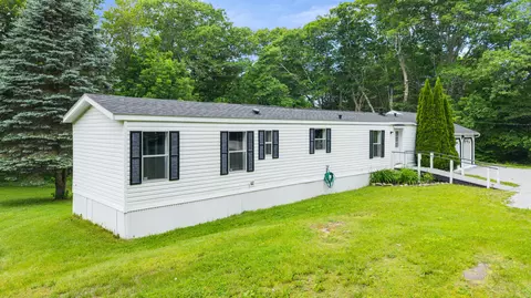 516 E Pond Rd, Nobleboro, ME 04555