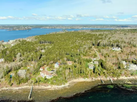 12 Linekin Rd, Boothbay Harbor, ME 04538