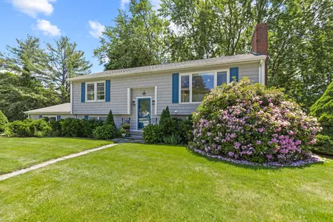 13 Harlow St, Scarborough, ME 04074