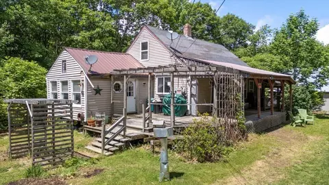 302 Mountain Rd, Washington, ME 04574