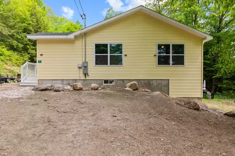 31 Steep Dr, Norway, ME 04268