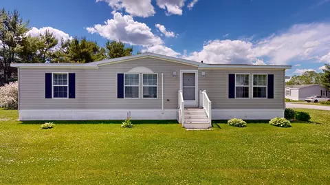 3 Fox Run Dr, Lewiston, ME 04240