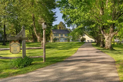63 North St, Kennebunkport, ME 04046