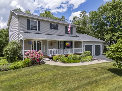 54 Lyndsay Ln, Glenburn, ME 04401