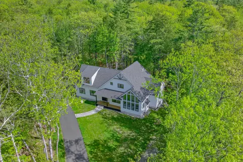 4 Red Oak Dr, Falmouth, ME 04105