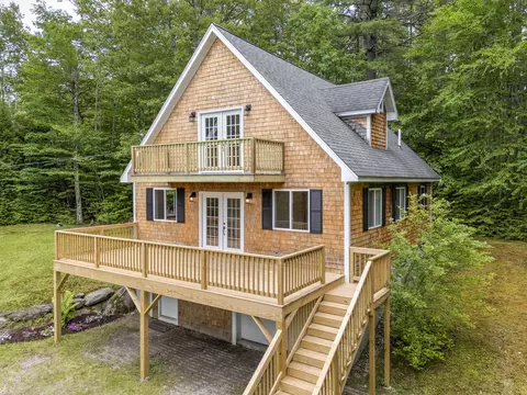 8 Hillside Ln, Sweden, ME 04040