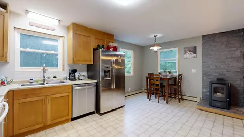 57 Innes Ridge Rd, Wayne, ME 04284