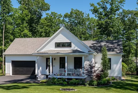 3 Belfast Ln, Kennebunk, ME 04043