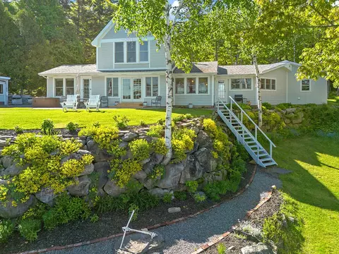 9 Beverly Blvd, Phippsburg, ME 04562