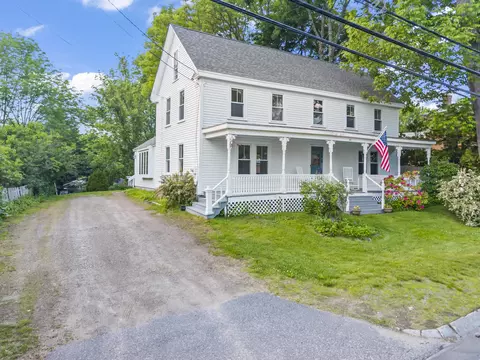 84 Federal St, Wiscasset, ME 04578