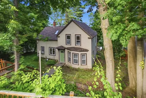 36 21 Newbury St, Auburn, ME 04210