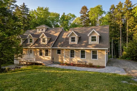 39 Shackletons Way, Boothbay, ME 04537