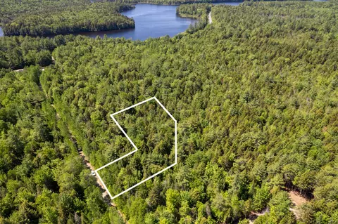21 Hasbro Rd, Millinocket, ME 04462