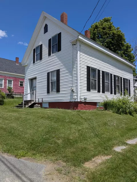 5 Lincoln St, Richmond, ME 04357