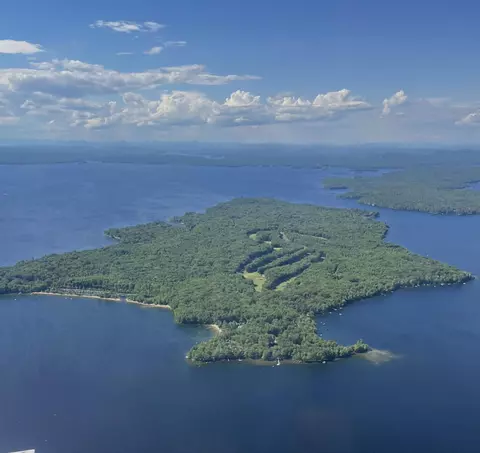 14 Harbor Rd, Frye Island, ME 04071
