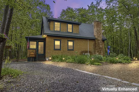 7 Lakeview Cir, Frye Island, ME 04071