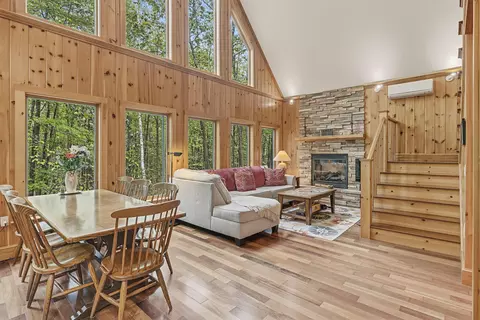 7 Lakeview Cir, Frye Island, ME 04071