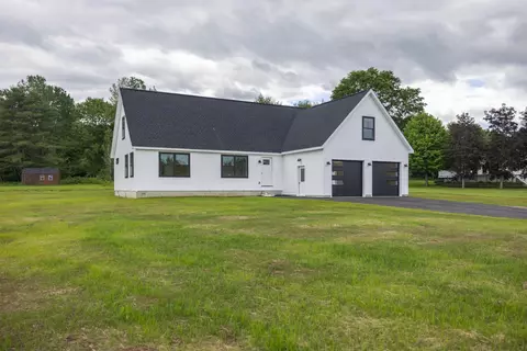 319 Harmons Corner Rd, Auburn, ME 04210