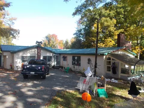 1031 Woodman Hill Rd, Minot, ME 04258