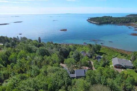 44 Patricia Ln, Saint George, ME 04859