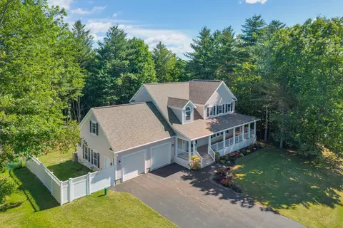 66 Emerald St, Wells, ME 04090