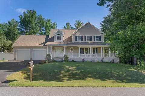 66 Emerald St, Wells, ME 04090