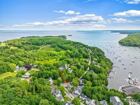158 Russell Ave, Rockport, ME 04856