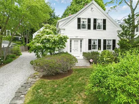 157 Russell Ave, Rockport, ME 04856