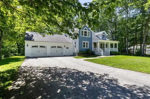 5 Bayberry Ln, Cape Elizabeth, ME 04107