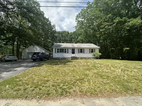 32 Pierce Ave, Sanford, ME 04073