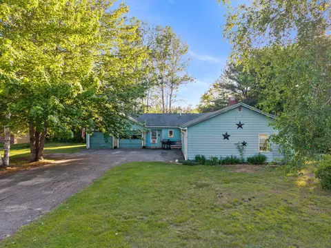 4 Mann St, Howland, ME 04448