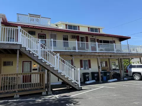 15 Bay Ave #4, Old Orchard Beach, ME 04064