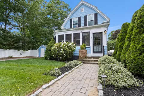 77 Ocean Ave, Old Orchard Beach, ME 04064