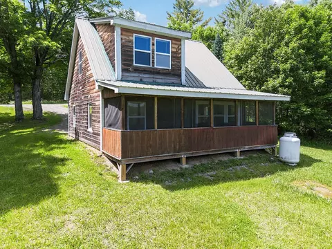 325 Molunkus Rd, Cornville, ME 04976