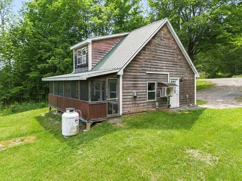 325 Molunkus Rd, Cornville, ME 04976