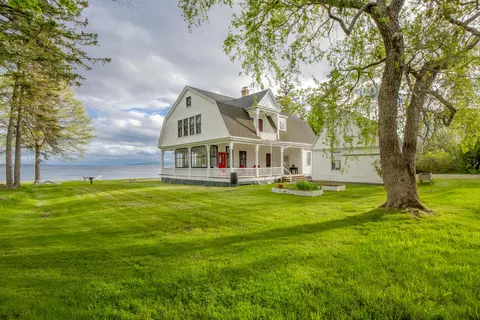 8 Navy Street Ext, Searsport, ME 04974