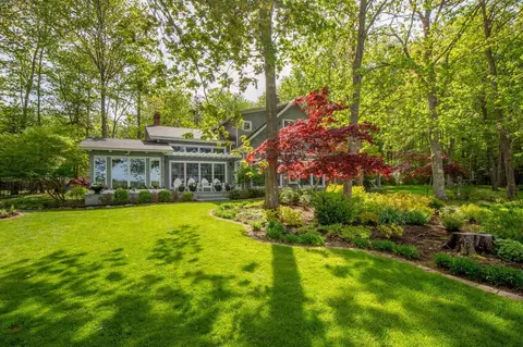 15 Mytar Ln, Surry, ME 04684
