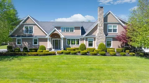 16 Eastern View Dr, Turner, ME 04282