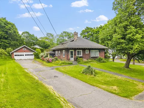 4 Park St, Ellsworth, ME 04605