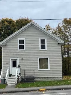 1032 Commercial St, Rockport, ME 04856