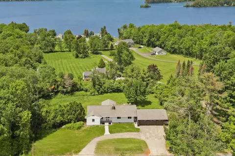 317 Pond Rd, Manchester, ME 04351