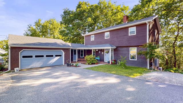 25 Delcliffe Ln, Lewiston, ME 04240