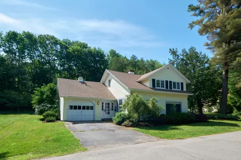 6 Highland Ave, Camden, ME 04843