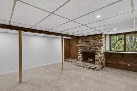 Living - 19 Robin Rd, Edgecomb, ME 04556 photo 3 of 4