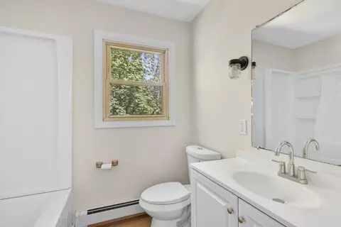 Bath - 19 Robin Rd, Edgecomb, ME 04556 photo 1 of 1